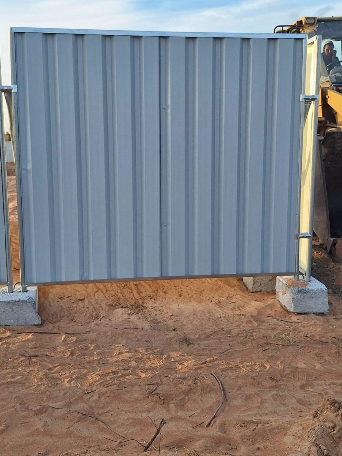 fencing wall IN UAE