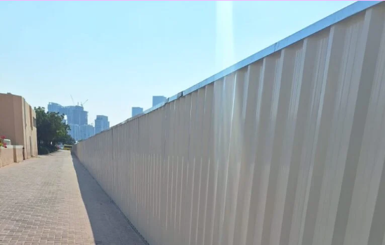 continuous fence wall in UAE